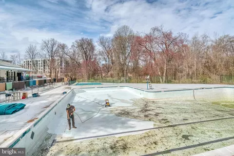 Exterior - 7640 Provincial Dr #109, Mclean, VA 22102 photo 3 of 6