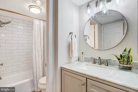 Bath - 7640 Provincial Dr #109, Mclean, VA 22102 photo 1 of 3