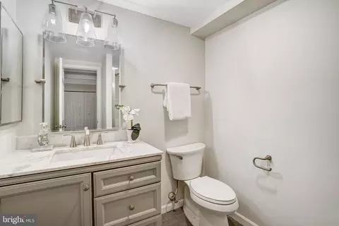 Bath - 7640 Provincial Dr #109, Mclean, VA 22102 photo 2 of 3