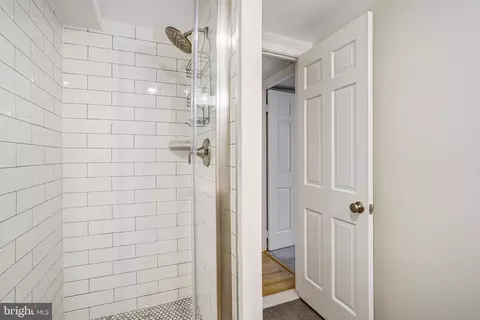 Bath - 7640 Provincial Dr #109, Mclean, VA 22102 photo 3 of 3