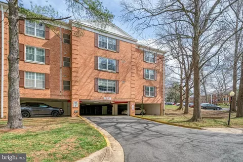 Exterior - 7640 Provincial Dr #109, Mclean, VA 22102 photo 1 of 6