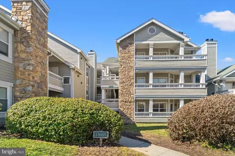 13085 Autumn Woods Way #304, Fairfax, VA 22033