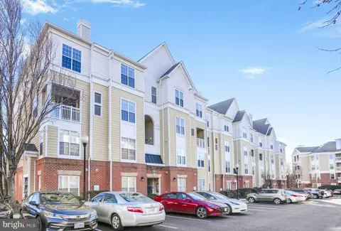2107 Highcourt Ln #301, Herndon, VA 20170