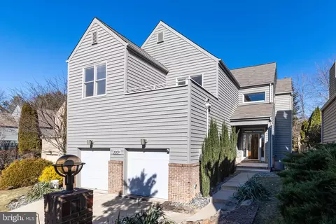 2009 Beacon Pl, Reston, VA 20191