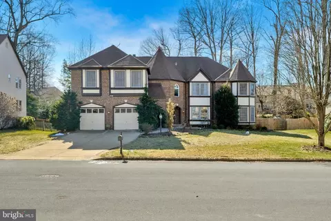 12609 Lake Normandy Ln, Fairfax, VA 22030