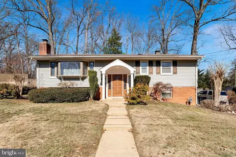 205 Yeonas Dr SW, Vienna, VA 22180