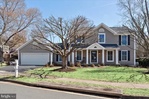 1405 Beauford Ct, Herndon, VA 20170