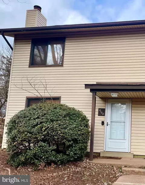4140 Meadowland Ct #68, Chantilly, VA 20151