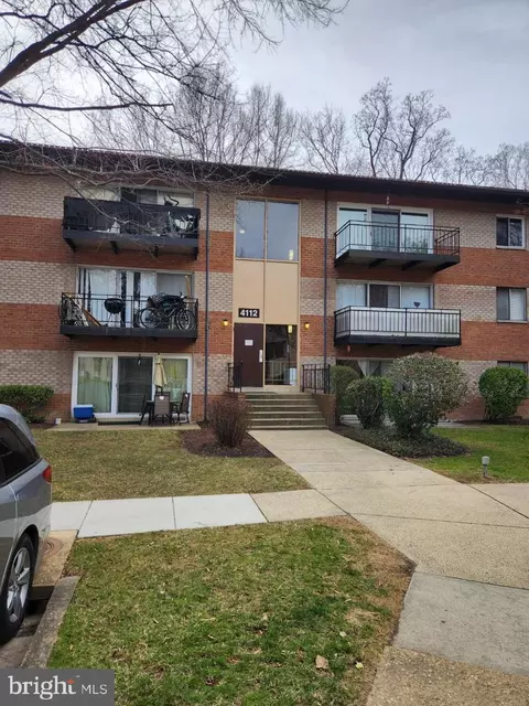 4112 Mangalore Dr #402, Annandale, VA 22003