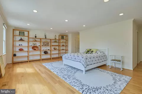 Bedroom - 7844 Vervain Ct, Springfield, VA 22152 photo 2 of 10