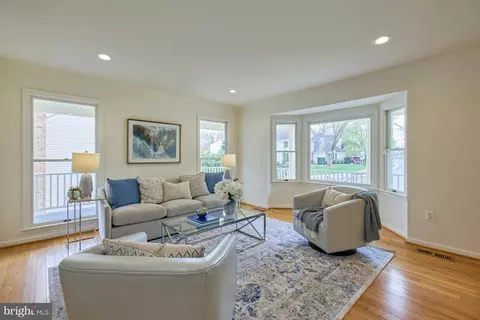 Living - 7844 Vervain Ct, Springfield, VA 22152 photo 6 of 9