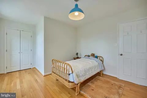 Bedroom - 7844 Vervain Ct, Springfield, VA 22152 photo 8 of 10