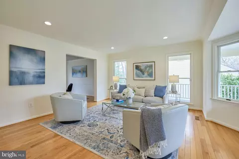 Living - 7844 Vervain Ct, Springfield, VA 22152 photo 5 of 9
