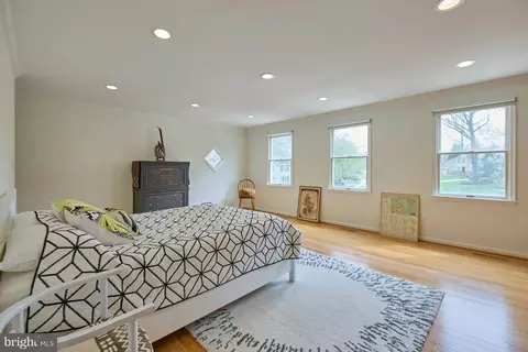 Bedroom - 7844 Vervain Ct, Springfield, VA 22152 photo 4 of 10