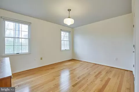 Bedroom - 7844 Vervain Ct, Springfield, VA 22152 photo 5 of 10