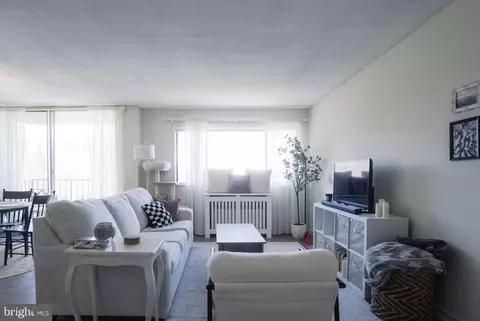 2059 Huntington Ave #1404, Alexandria, VA 22303