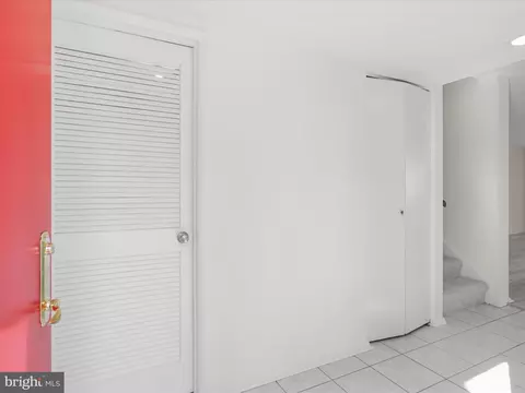 11517 Links Dr, Reston, VA 20190 photo 4