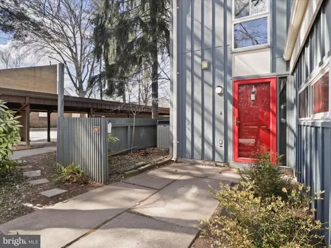 11517 Links Dr, Reston, VA 20190 photo 3