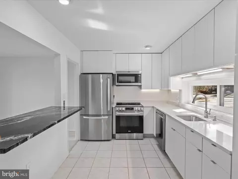 11517 Links Dr, Reston, VA 20190 photo 10