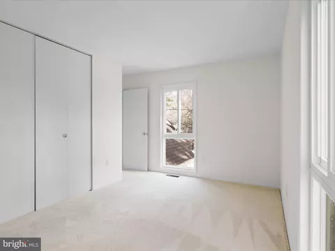 11517 Links Dr, Reston, VA 20190 photo 24