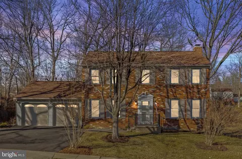 7592 Woodstown Dr, Springfield, VA 22153