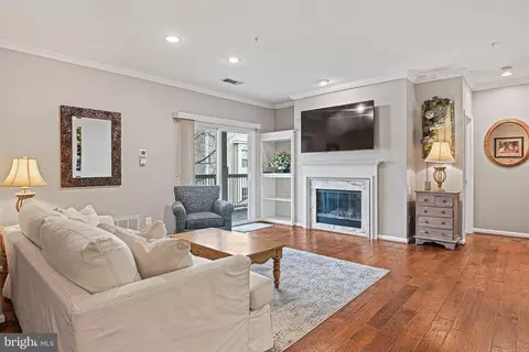 1701 Lake Shore Crest Dr #24, Reston, VA 20190