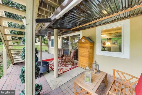 Exterior - 11308 Links Ct, Reston, VA 20190 photo 6 of 14