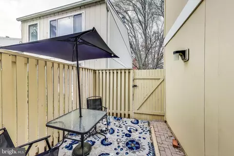 Exterior - 11308 Links Ct, Reston, VA 20190 photo 12 of 14