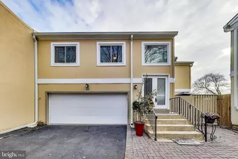 Exterior - 11308 Links Ct, Reston, VA 20190 photo 1 of 14