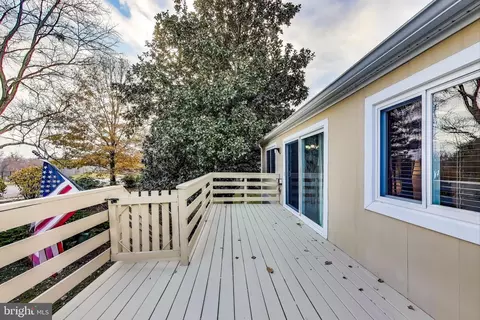Exterior - 11308 Links Ct, Reston, VA 20190 photo 4 of 14