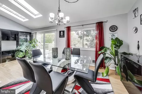 Dining - 11308 Links Ct, Reston, VA 20190 photo 2 of 4