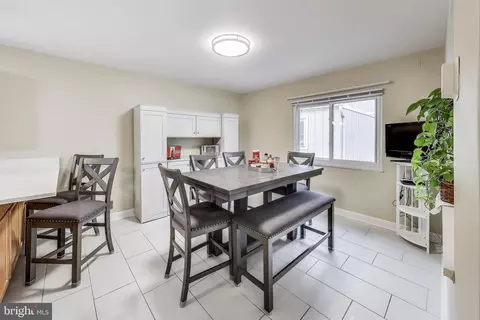 Dining - 11308 Links Ct, Reston, VA 20190 photo 4 of 4