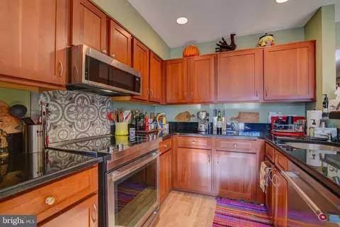 1636 Oak Spring Way, Reston, VA 20190 photo 7