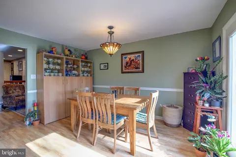 1636 Oak Spring Way, Reston, VA 20190 photo 9