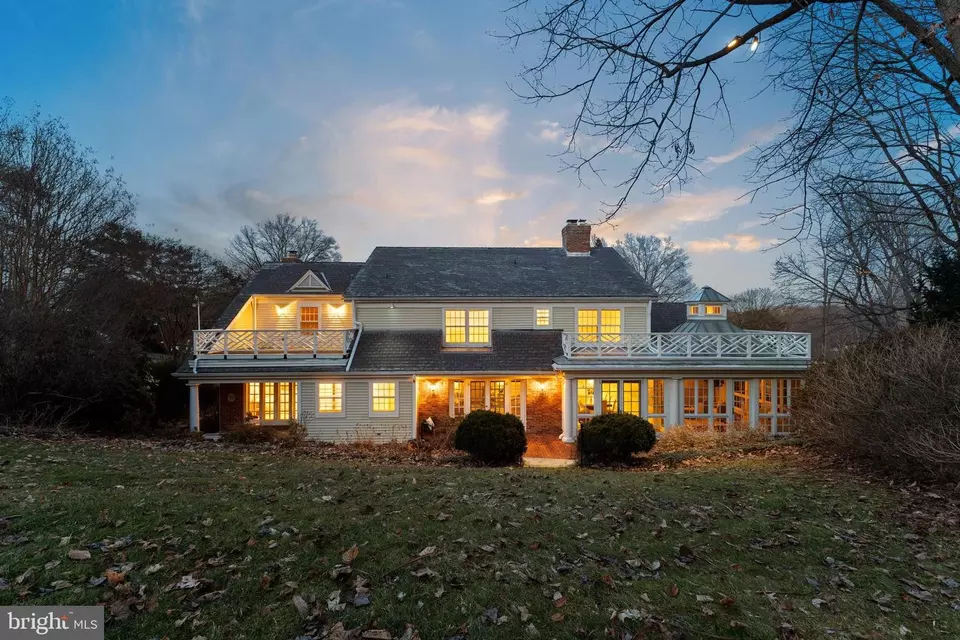 Exterior - 7621 Leith Pl, Alexandria, VA 22307 photo 5 of 7
