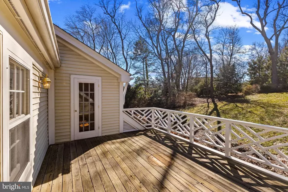 Exterior - 7621 Leith Pl, Alexandria, VA 22307 photo 4 of 7