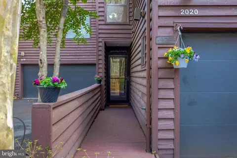2020 Turtle Pond Dr, Reston, VA 20191 photo 2
