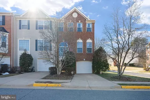 8455 Carmela Cir, Springfield, VA 22153