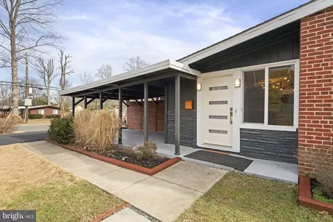 7815 Holmes Run Dr, Falls Church, VA 22042