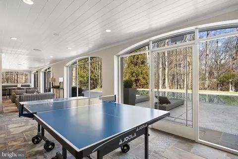 Entry Way - 6470 Kedleston Ct, Mclean, VA 22101 photo 7 of 8