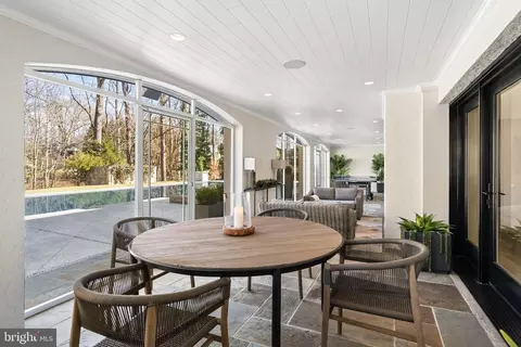 Exterior - 6470 Kedleston Ct, Mclean, VA 22101 photo 5 of 8