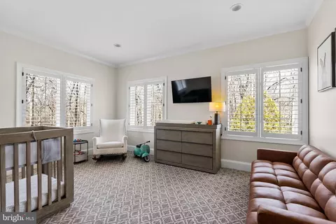 Bedroom - 6470 Kedleston Ct, Mclean, VA 22101 photo 6 of 7