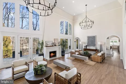 Living - 6470 Kedleston Ct, Mclean, VA 22101 photo 2 of 5