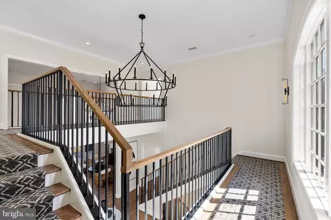 Entry Way - 6470 Kedleston Ct, Mclean, VA 22101 photo 5 of 8