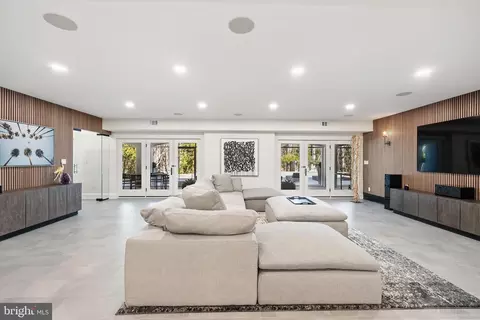 Living - 6470 Kedleston Ct, Mclean, VA 22101 photo 5 of 5