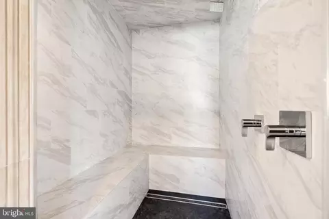 Bath - 6470 Kedleston Ct, Mclean, VA 22101 photo 6 of 7