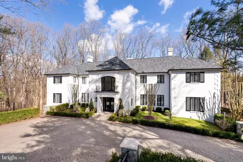 Exterior - 6470 Kedleston Ct, Mclean, VA 22101 photo 2 of 8