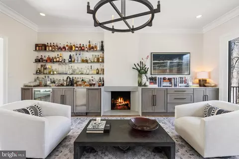 Living - 6470 Kedleston Ct, Mclean, VA 22101 photo 4 of 5