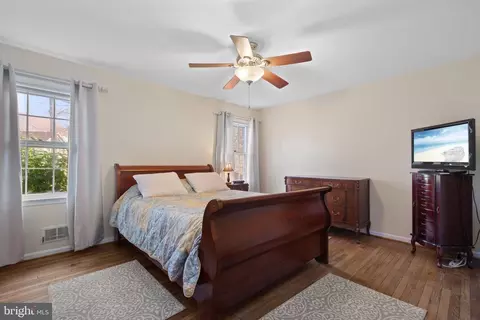 8718 Whitson Ct, Springfield, VA 22153 photo 12