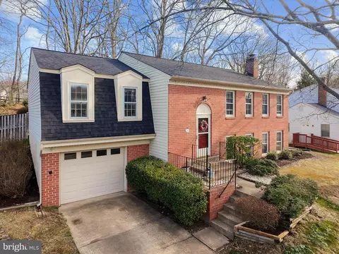 8718 Whitson Ct, Springfield, VA 22153 photo 2